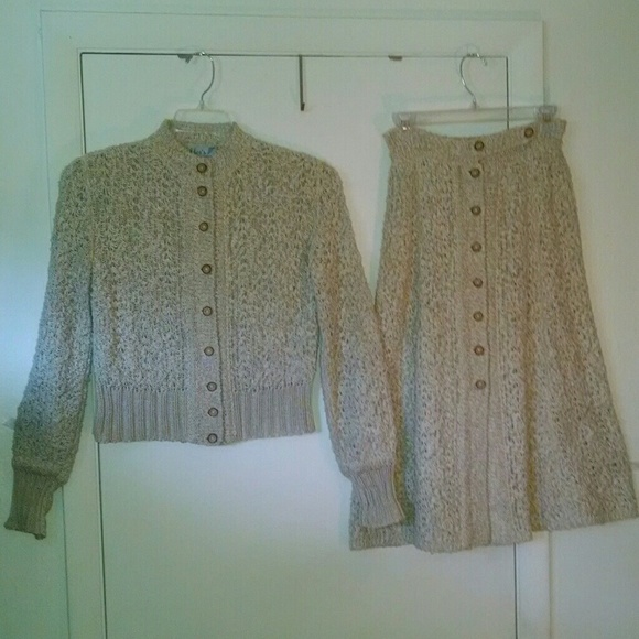 Vintage Rare crochet/knit 2 pc sweater skirt set - Picture 12 of 16